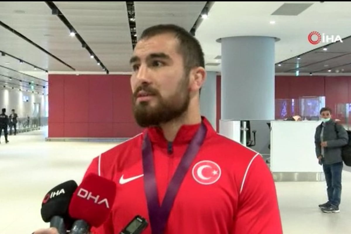 Avrupa ikincisi milli güreşçiler, Türkiye’ye döndü 2022 Avrupa Güreş Şampiyonası’nda serbest stilde takım halinde ikinci olan