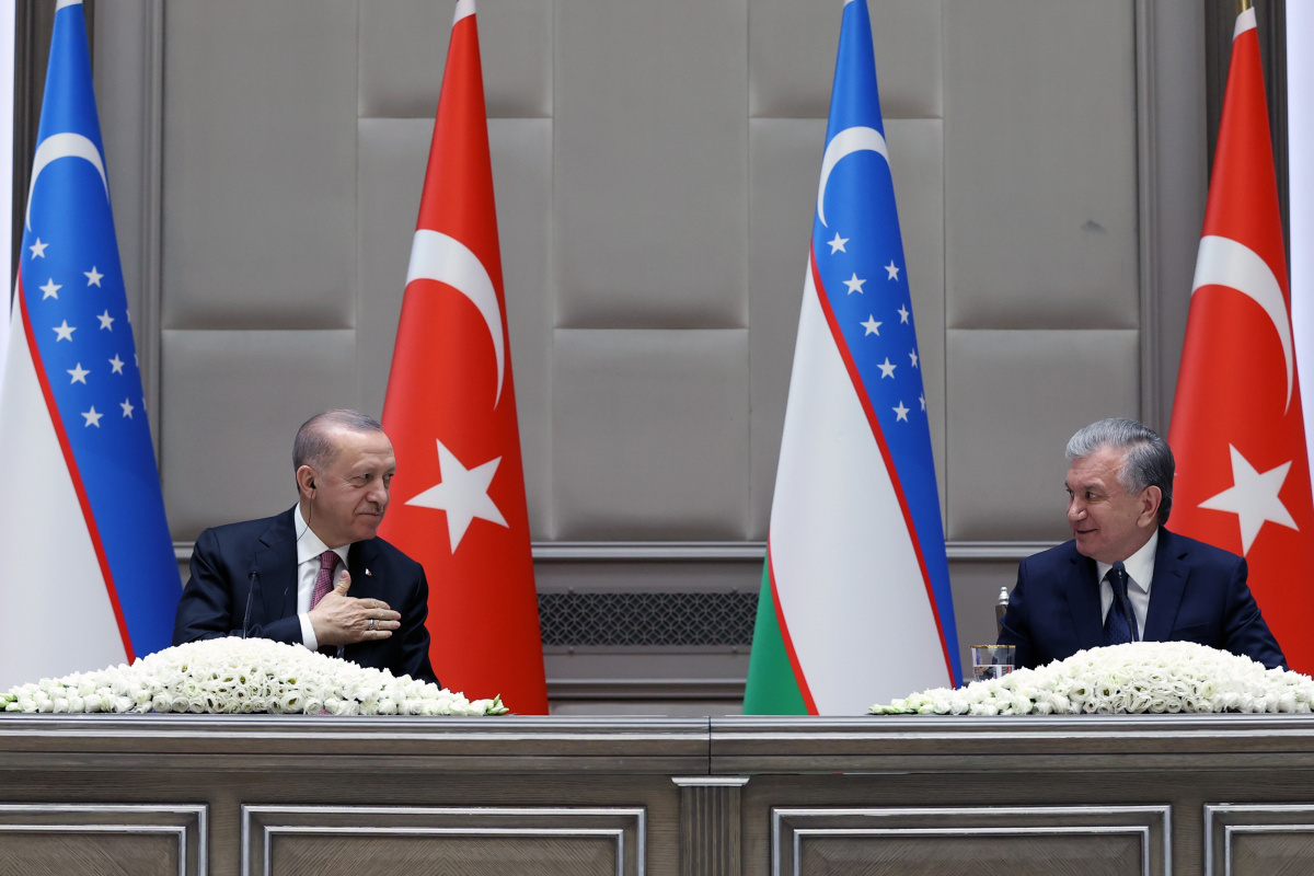 Cumhurbaşkanı Erdoğan: ‘En kısa sürede 5 milyar dolar hedefini yakalayacağız’ Cumhurbaşkanı Recep Tayyip Erdoğan, Özbekistan Cumhurbaşkanı Şevket Mirziyoyev ile düzenlediği