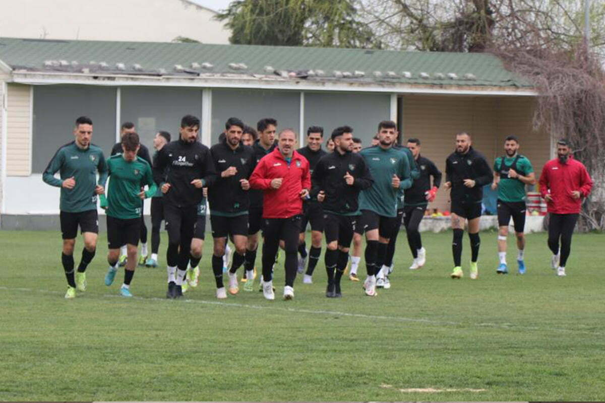 A. Denizlispor, hafta sonu deplasmanda oynayacağı Kocaelispor maçının hazırlıklarını sürdürdü.