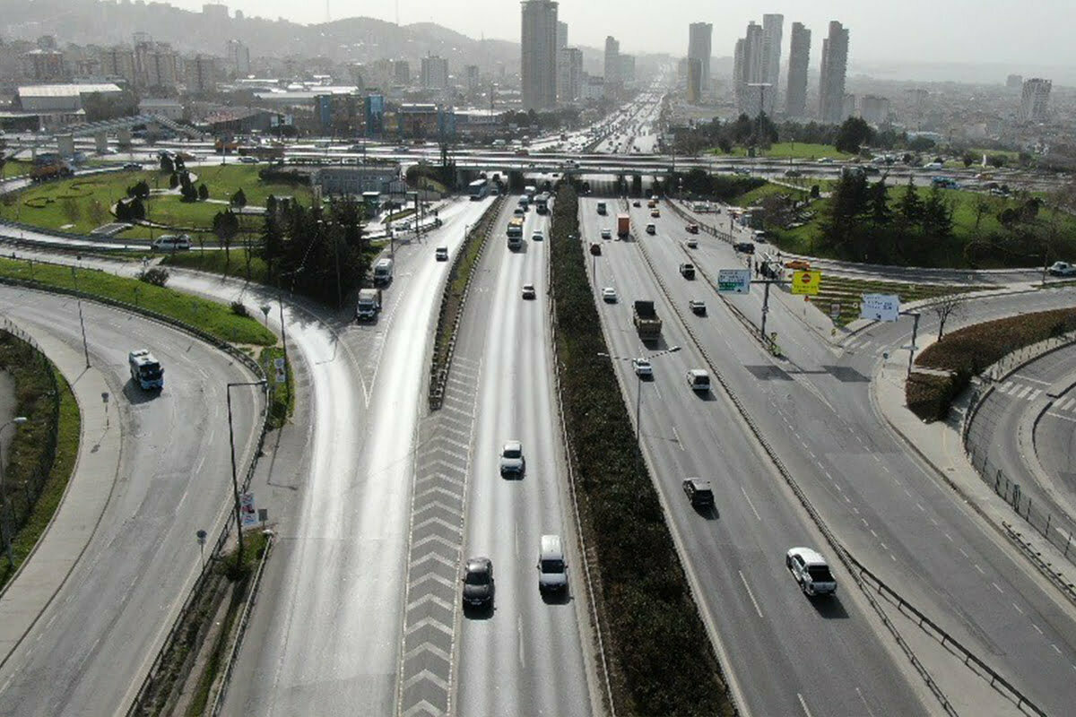 Ramazan ayının ilk gününde İstanbul'da trafik yoğunluğunun yüzde 20 seviyesinde