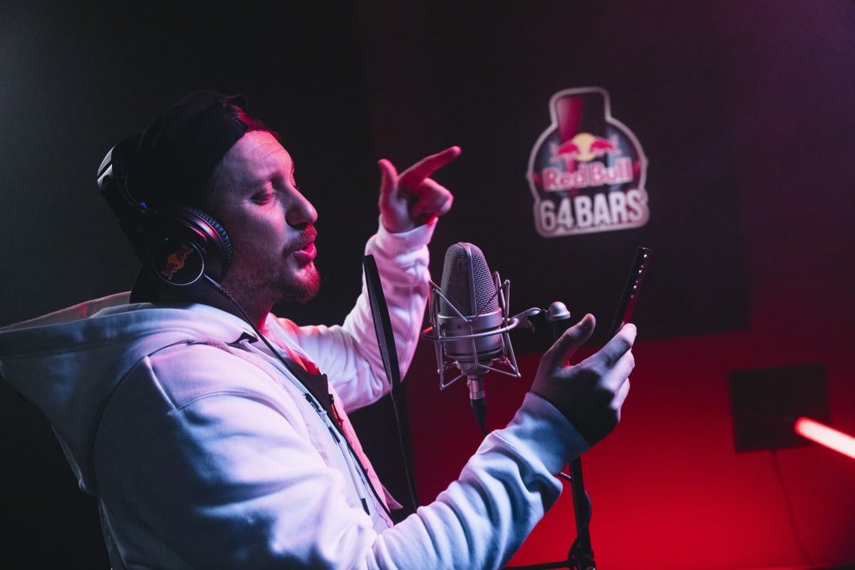 Anıl Piyancı’nın konuk olduğu Red Bull 64 Bars’ın yeni bölümü