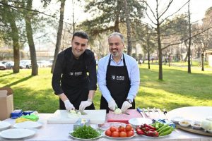 Restoran zinciri sahibi Türk Şef Burak Özdemir (CZN Burak), İngiltere’nin