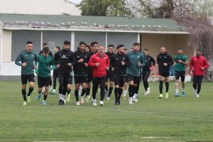A. Denizlispor, hafta sonu deplasmanda oynayacağı Kocaelispor maçının hazırlıklarını sürdürdü.