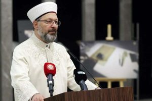 Kütüphaneler Haftası münasebetiyle Ankara’da düzenlenen Yazma Eser Restorasyon Sergisi'nin açılışında