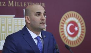 MHP Mersin Milletvekili Olcay Kılavuz, başıboş sokak köpekleri konusunda çok