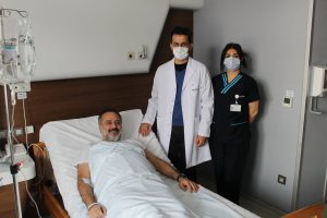 Covid-19'a yakalandıktan sonra yemek düzeni bozulduğu için aldığı kiloları veremeyen