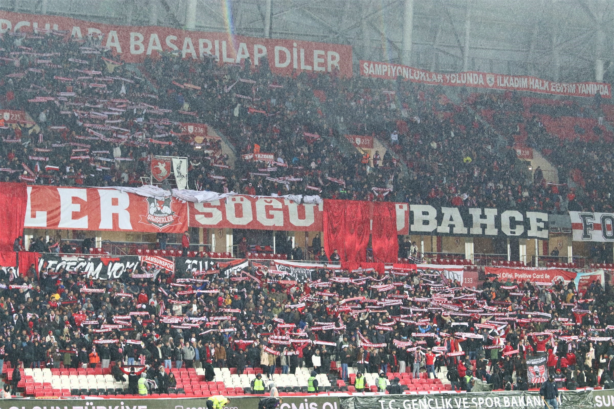Spor Toto 1. Lig: Samsunspor: 5 – Bandırmaspor: 0 Spor Toto 1. Lig’in 26. haftasında Samsunspor sahasında karşılaştığı Bandırmaspor’u