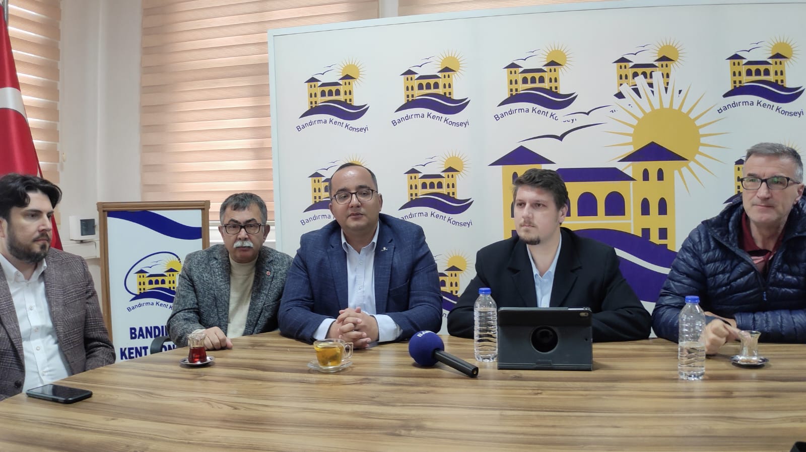 Burak Uğur, Türkiye su sıkıntısı çeken bir ülkedir Tema vakfı Bandırma ve Bandırma Rotary Kulübü adına basın açıklaması