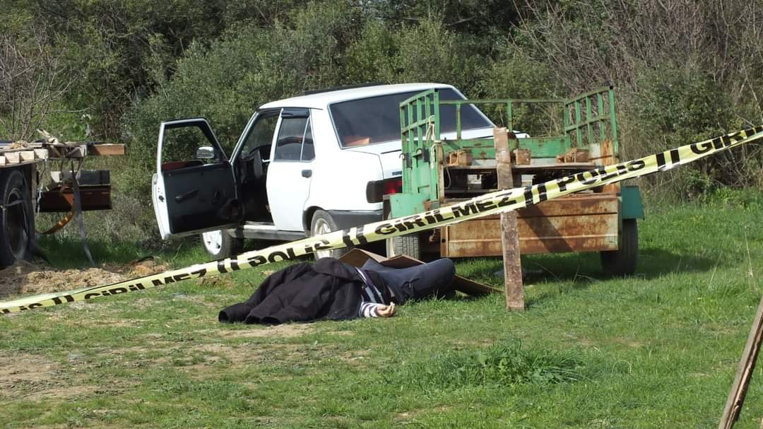 Balıkesir’in Erdek ilçesinde Zeytinli mahallesinde bahçesinde çalışırken kalp krizi geçirerek