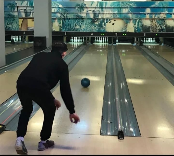 ÇOCUK YÜKÜMLÜLER BOWLİNG OYUNU İLE TANIŞTI Bandırma Cumhuriyet Başsavcılığı Denetimli Serbestlik Müdürlüğünce, yükümlü çocuklar için Bowling