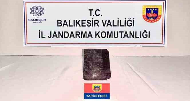 Balıkesir’in Gömeç ilçesinde jandarma tarafında yapılan operasyonda, Sümer dönemine ait