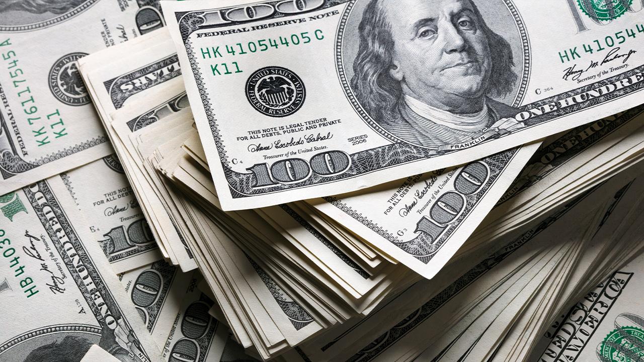 İstanbul serbest piyasada dolar 19,1220 liradan, euro 20,7180 liradan güne