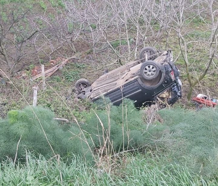 Balıkesir’in Bandırma ilçesinde Erdek istikametinden Bandırma istikametinde seyir halindeki otomobil