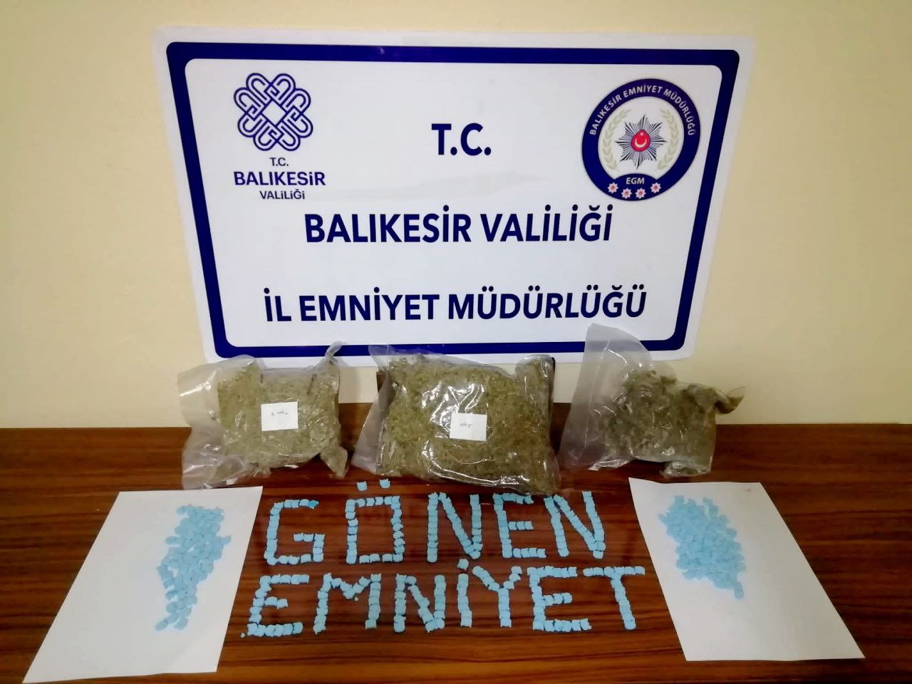 Balıkesir’in Gönen ilçesinde uyuşturucu imal ve ticaretine yönelik operasyonda, 5