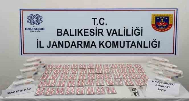 Balıkesir’de jandarma ekiplerinin Altıeylül, Edremit ve Ayvalık ilçelerinde düzenlediği operasyonlarda