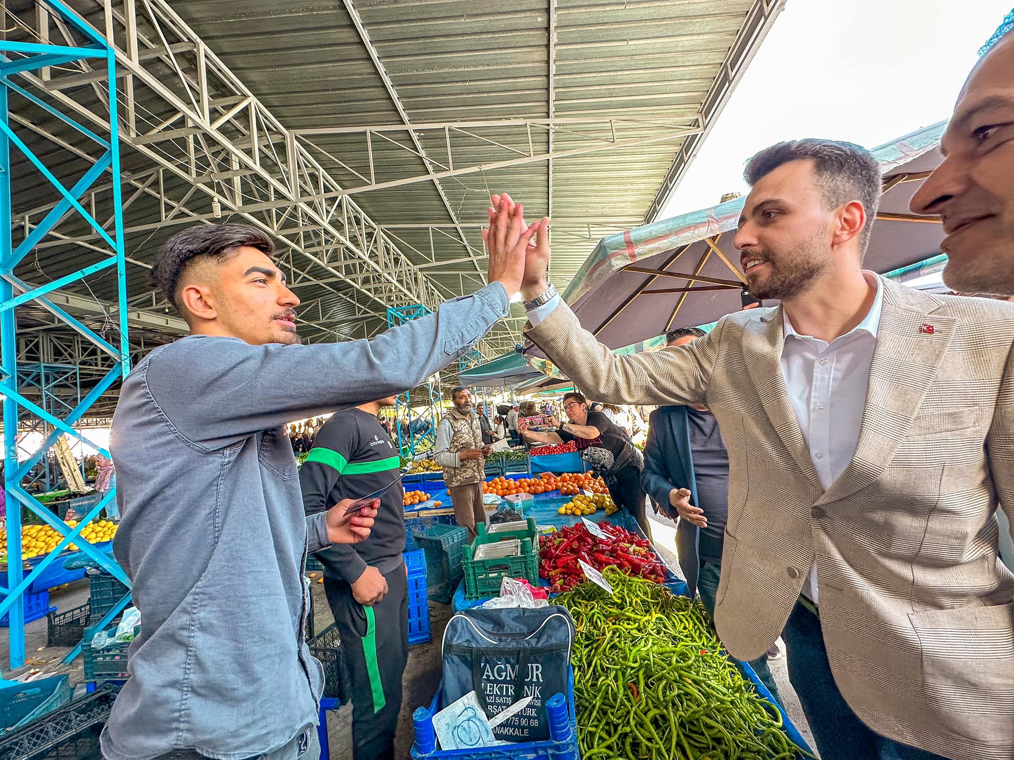 Balıkesir Milletvekili Adayı Ali Taylan Öztaylan Edremit programlarında bölge halkının