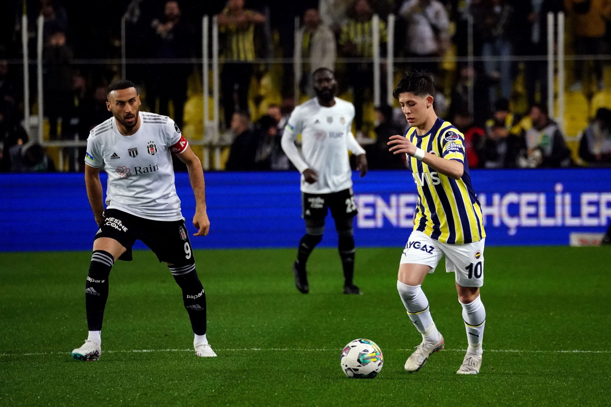 Kadıköy’de unutulmaz gece! Beşiktaş, 10 kişiyle Fenerbahçe’yi devirdi Spor Toto Süper Lig’in 27. haftasındaki derbi mücadelesinde Fenerbahçe, sahasında