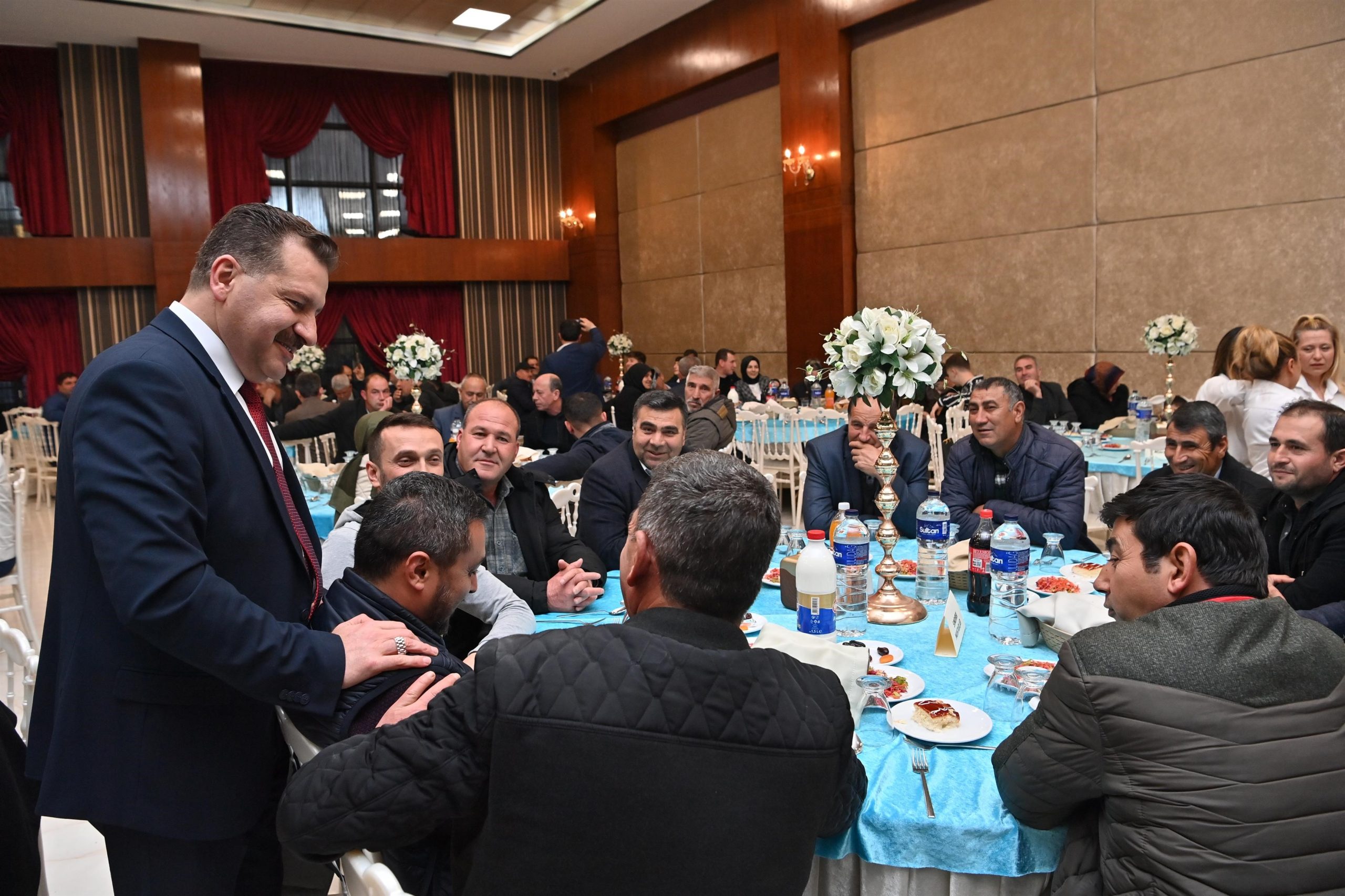 “Yeni yüzyılın Türkiye’sini muhtarlarla beraber inşa edeceğiz” BALIKESİR (İHA) – 20 yıldır yapılan hizmetler, ortaya konan irade