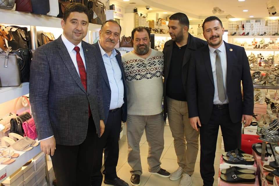 Balıkesir MHP Milletvekili adayı Harun Algül Edremit’te esnaf ve vatandaşlar