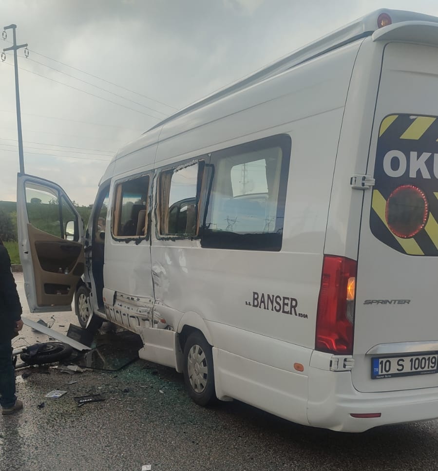 Balıkesir’in Bandırma ilçesinde Edincik kavşağında trafik kazası meydana geldi. Motorsiklet