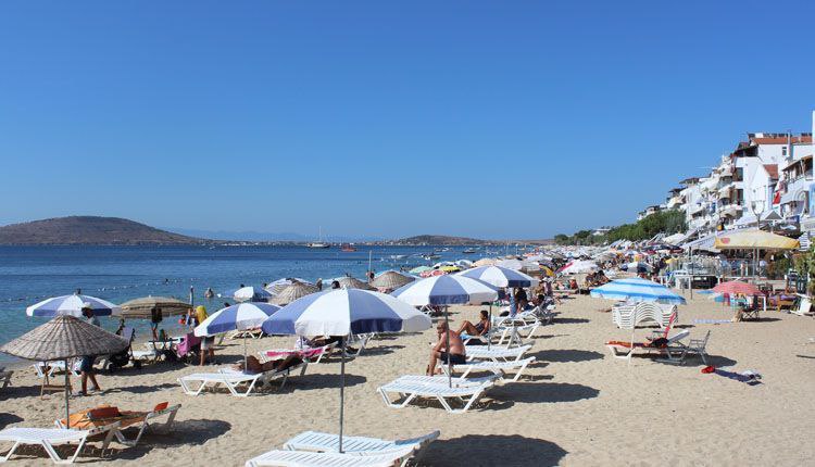 Avşa Adası, tatilcilerin yaz aylarında en çok tercih etmekte olduğu
