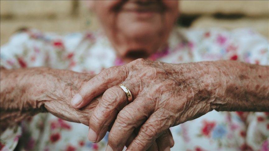 Sağlık Bakanlığınca 80 yaş ve üstü kişiler için hastanelerde kurulacak
