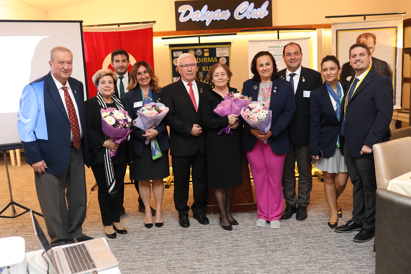 Bandırma Rotary Kulübü 40.yılını üyeleriyle kutladı. Bandırma Rotary Kulübü kuruluşunun