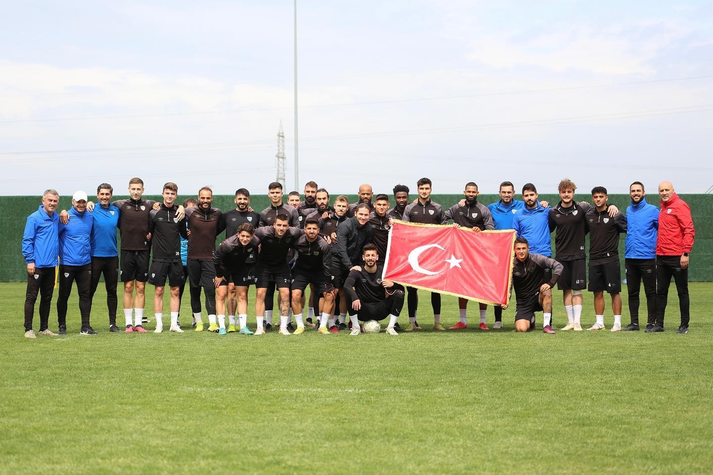 Bandırmaspor ligin son maçına çıkıyor Bandırmaspor, Spor Toto 1. Lig’in son haftasında konuk edeceği Gençlerbirliği’ni