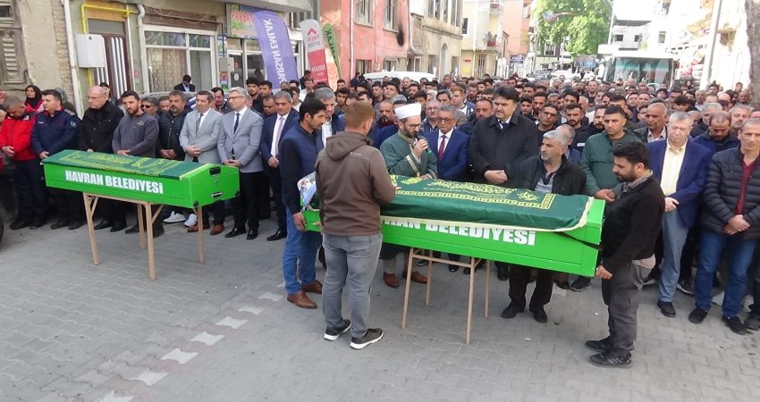 Balıkesir’in Havran ilçesinde evlerinde çıkan yangında kızını kurtarmak isterken hayatını
