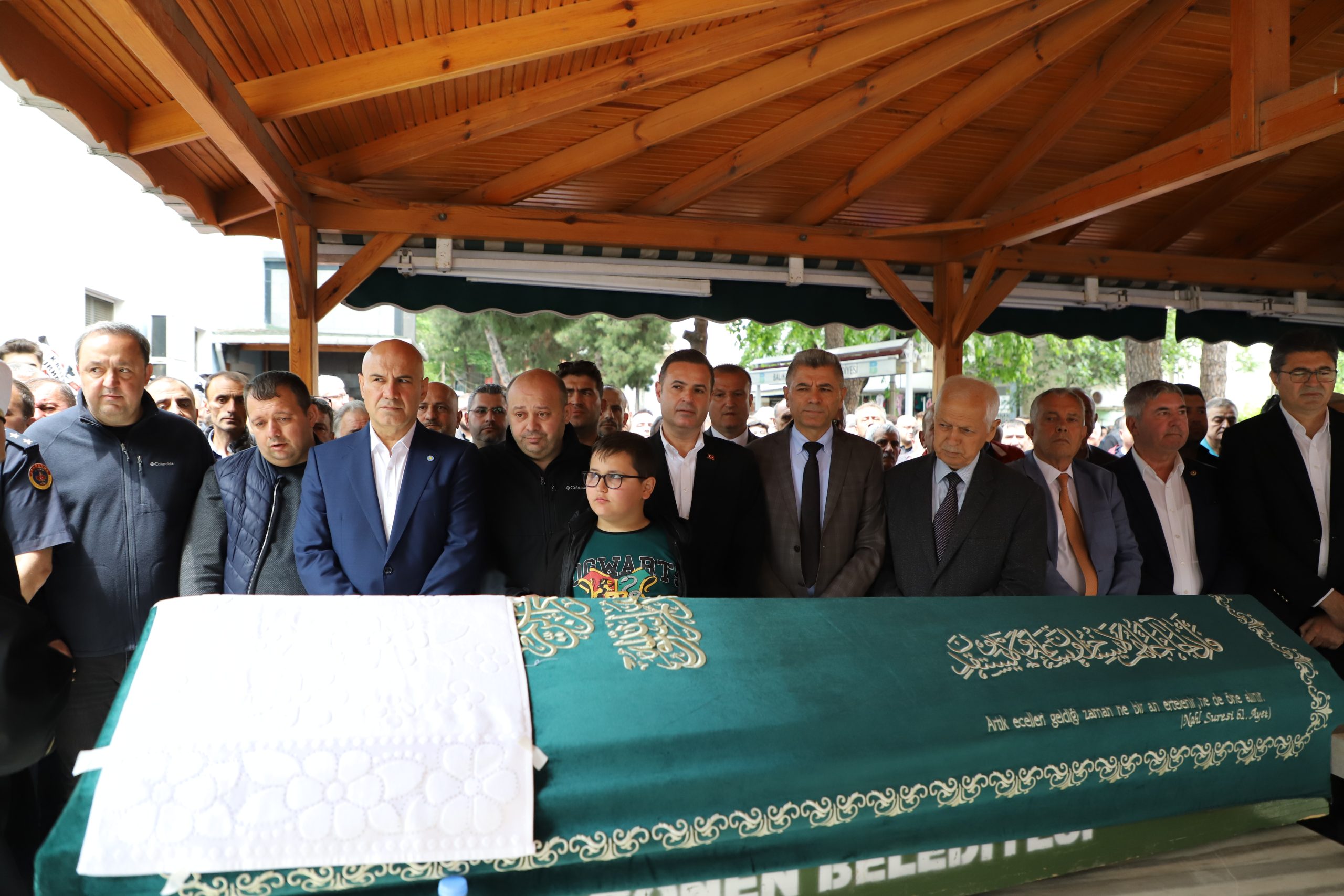 Gönen Belediye Başkanı İbrahim Palaz’ın acı günü Geçtiğimiz günlerde yaşadığı rahatsızlık nedeniyle hastanede tedavi gören Gönen Belediye
