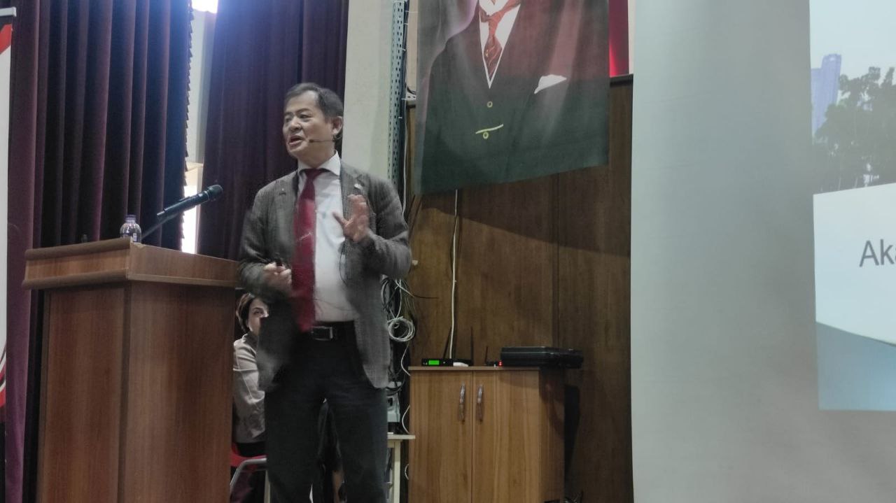 Bandırma’da “Depreme Hazır Mıyız?” semineri gerçekleştirildi Balıkesir’in Bandırma ilçesinde, Bandırma Dağcılık ve Arama Kurtarma Derneği (BANDAK)ile