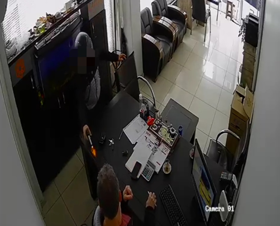 Balıkesir’in Bandırma ilçesinde oto kiralama ofisinde silahlı saldırıya uğrayan Gürcan