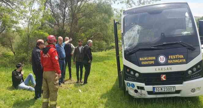 Balıkesir’in Susurluk ilçesinde meydana gelen trafik kazasında 2 kişi yaralandı.