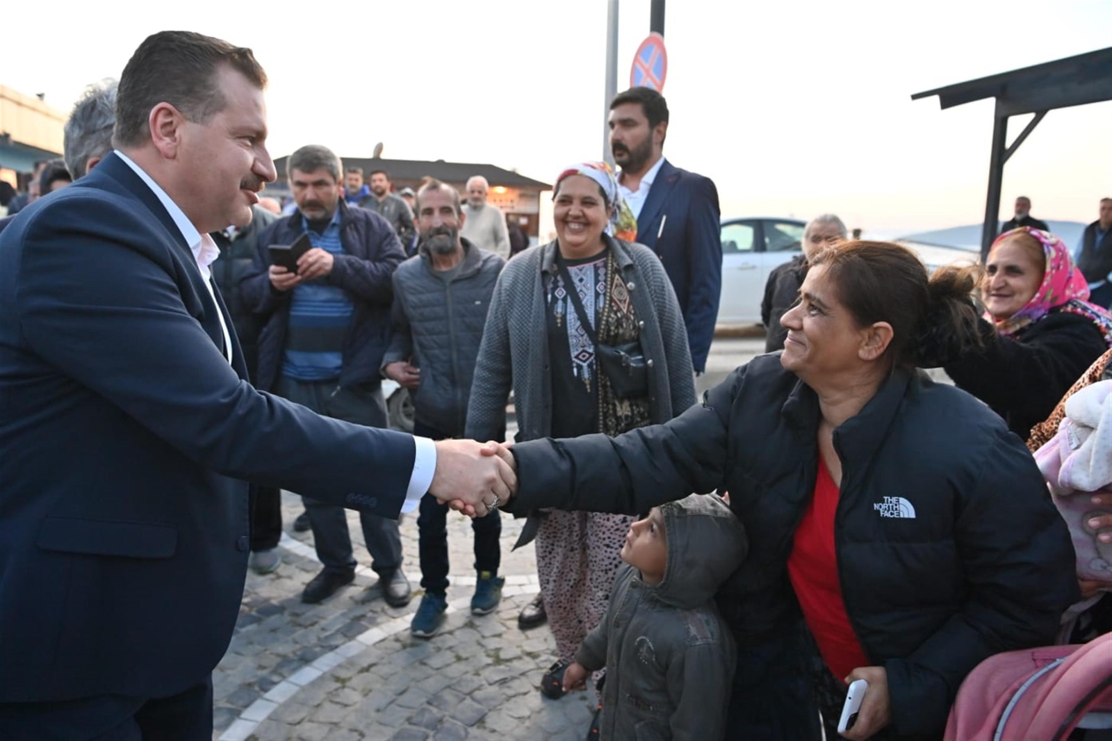 Marmara İlçesi Avşa ve Yiğitler Mahallesi’nde vatandaşlarla buluşan Balıkesir Büyükşehir