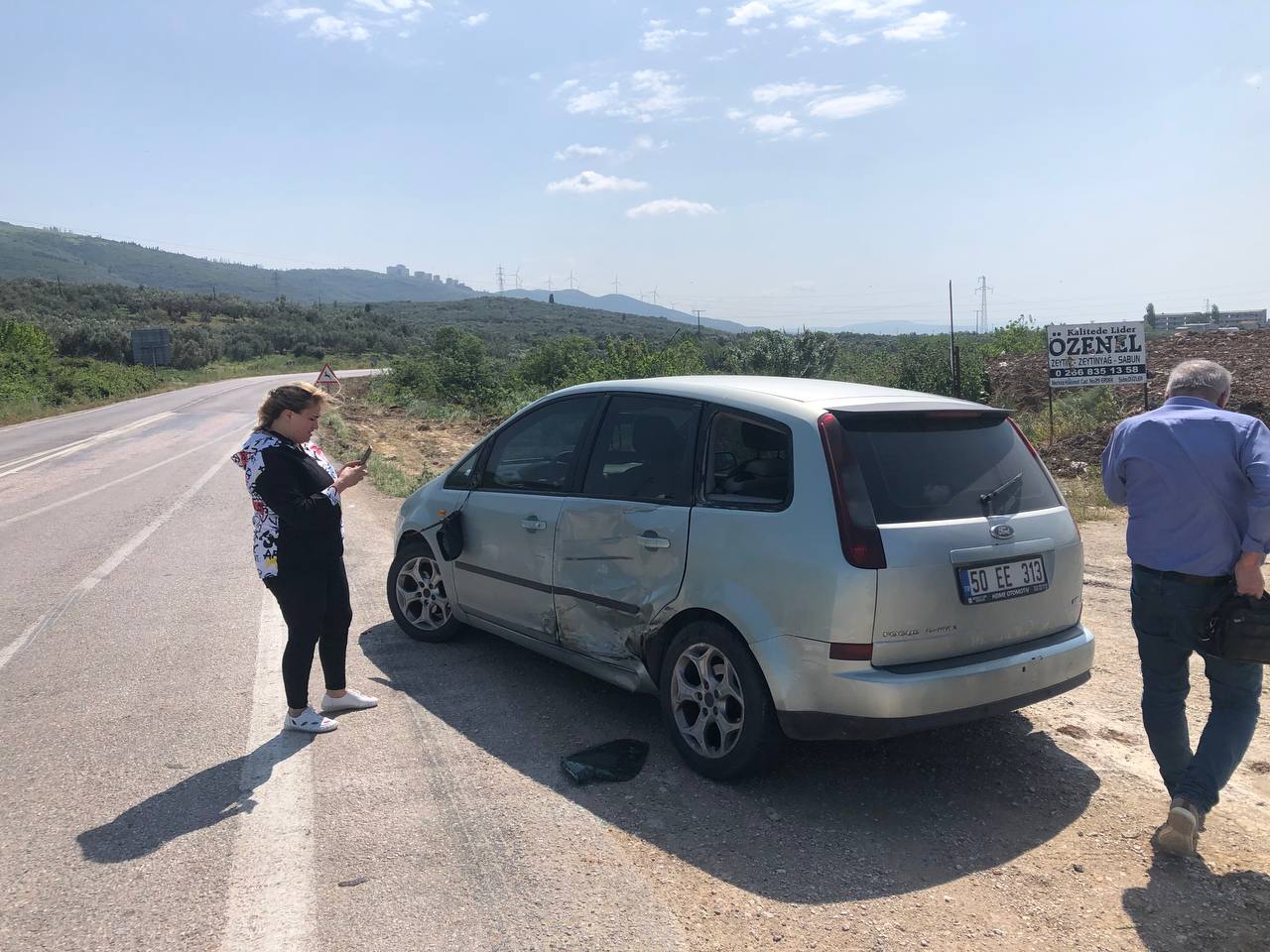 Balıkesir’in Erdek ilçesi Tatlısu kavşağında trafik kazası meydan geldi, motosiklet
