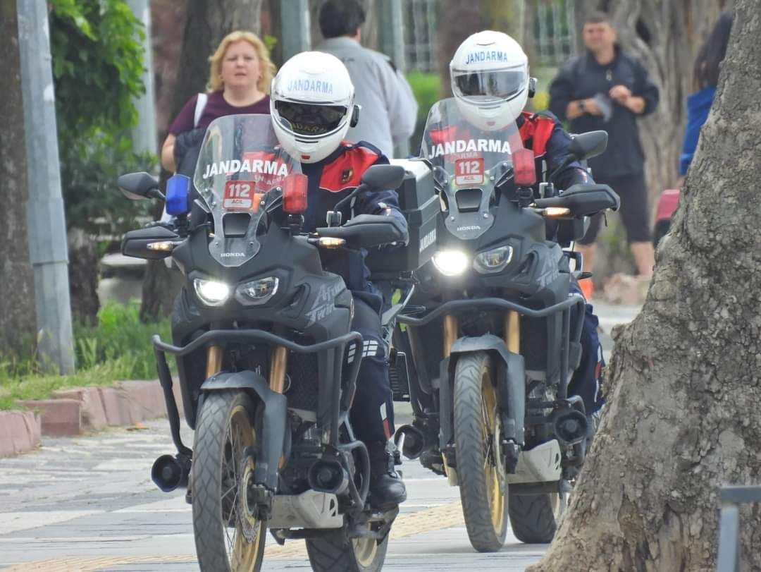 Balıkesir’in Erdek ilçesinde Erdek İlçe Jandarma Komutanlığına ait Motosikletli Jandarma