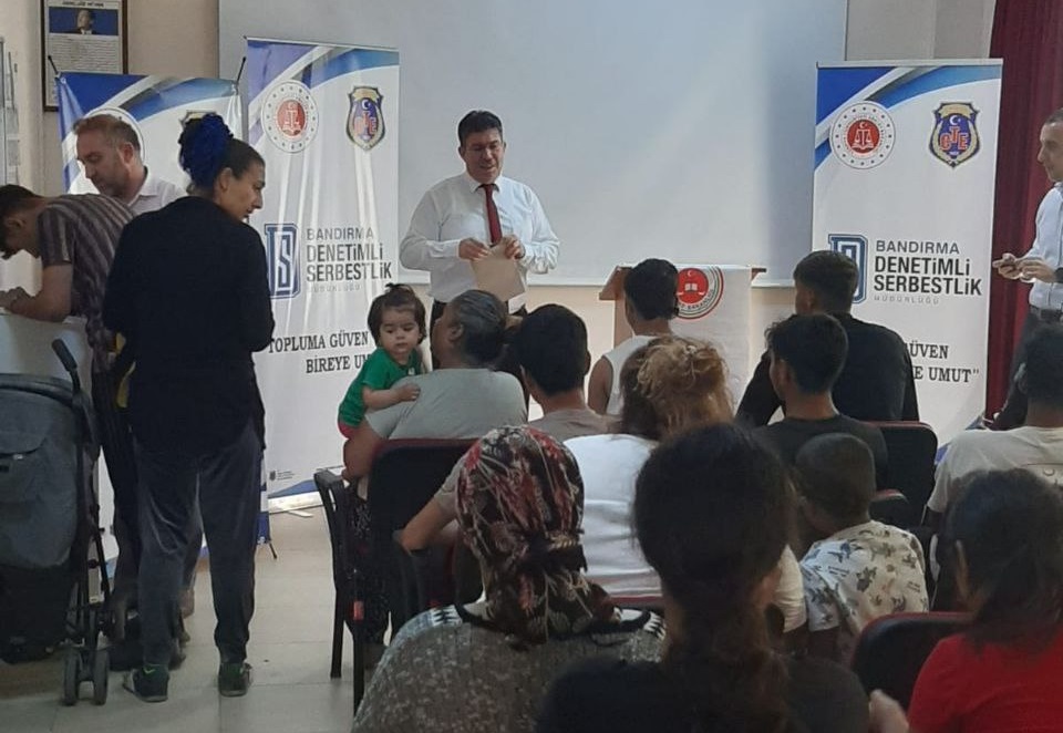 Balıkesir’in Bandırma ilçesinde denetim gören çocuk yükümlülere Kurban Bayramı dolayısı