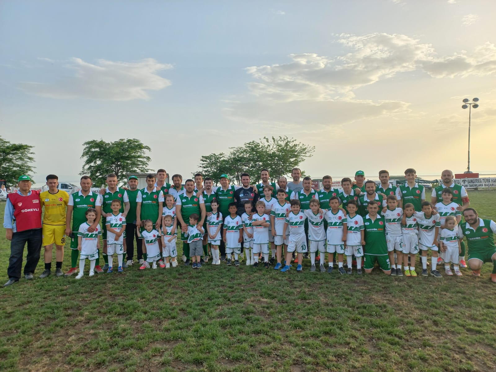 KUŞCENNETİ KIRSAL MAHALLELER ARASI 2. GELENEKSEL FUTBOL TURNUVASI BAŞLIYOR Bu yıl ikincisi düzenlenecek olan, Kuşcenneti Birlik ve Dayanışma Derneği’nin