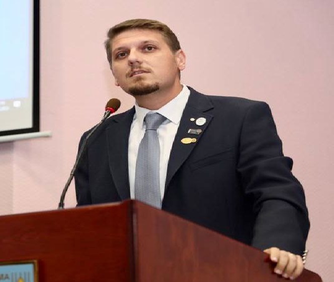 Bandırma Rotary Kulübü 2022-23 Dönem Başkanı Burak Uğur’a Rotary 2440.