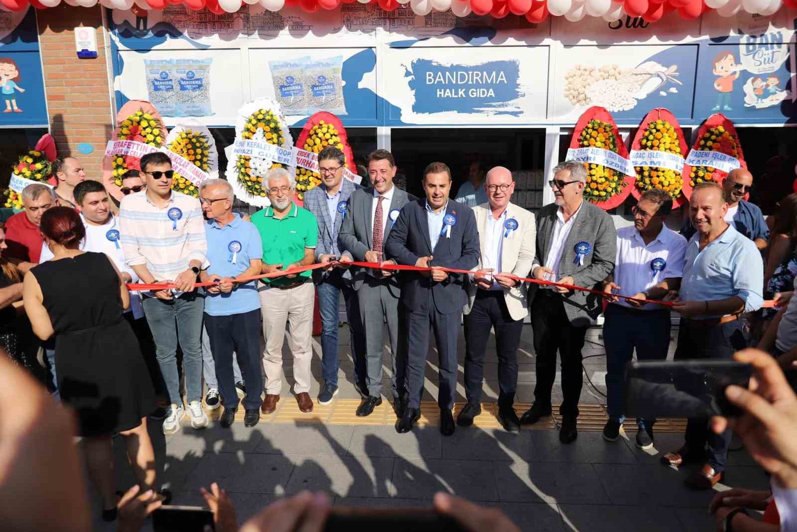 Bandırma’da ihtiyaç sahipleri için “Sosyal Market” açıldı Bandırma Belediyesi’nin ihtiyaç sahiplerine destek olmak amacıyla hayata geçirdiği Sosyal