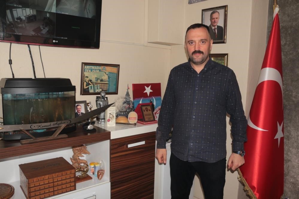 Meclise ‘Alparslan Türkeş’ önerisi Karesi Belediyesi Meclis üyesi Kemal Aydın, Balıkesir’in ana arterlerinden olan