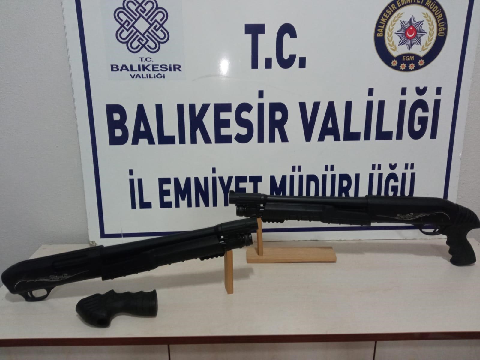 Balıkesir’de polis ekipleri il genelinde yaptıkları asayiş uygulamalarında çeşitli suçlardan