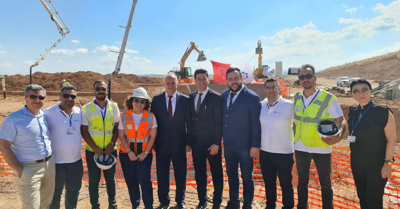 MARMARA OSB’DE İLK FABRİKANIN TEMELLERİ ATILDI Bandırma’da 1 Kasım 2018 tarihinde resmi kuruluşu gerçekleştirilen Marmara Yüksek