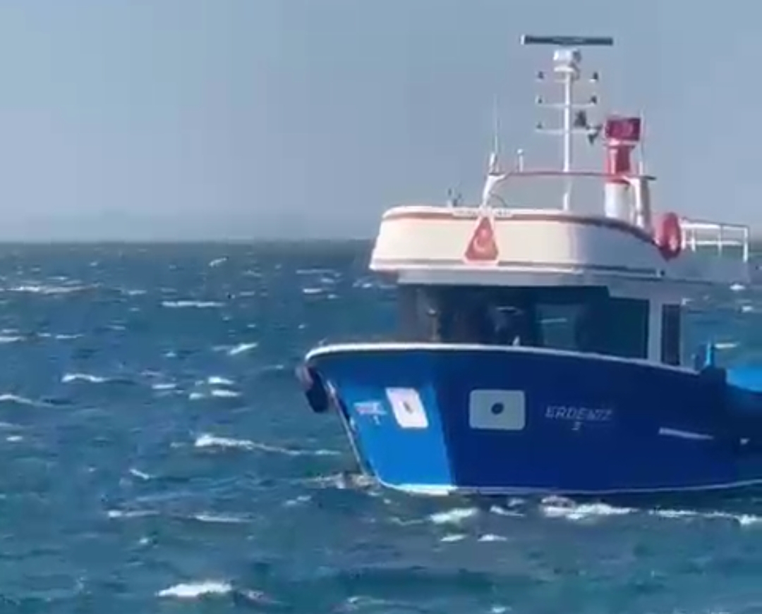Balıkesir’in Marmara Adası’nda 4 kişi tekne ile gezintiye çıktığı sırada