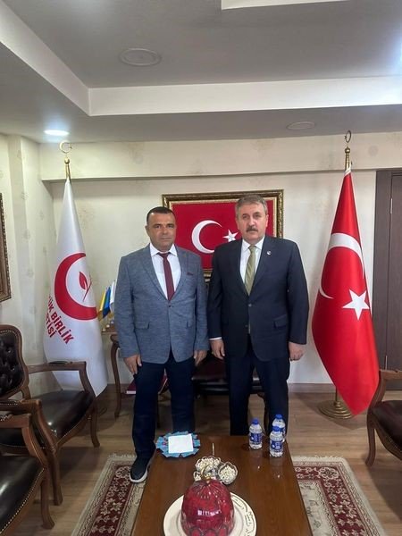 Balıkesir BBP’de yeni İl Başkanı Hamza Başarır Balıkesir’de Büyük Birlik Partisi (BBP) İl Başkanlığına Genel Başkan Mustafa