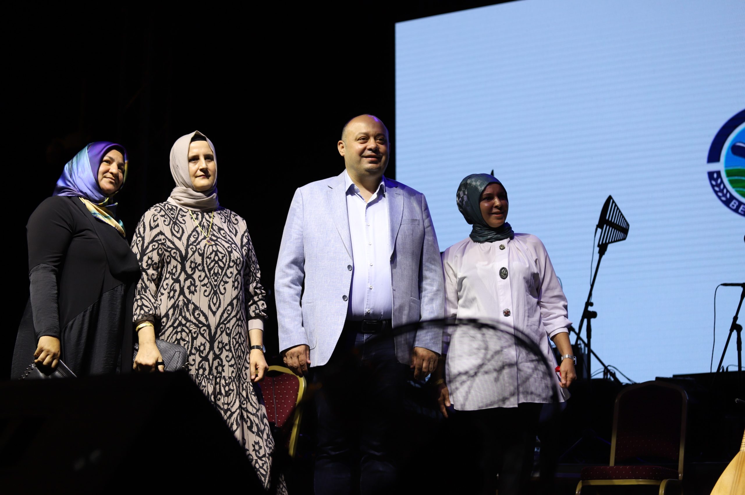 Gönen’de 15. Ulusal Oya ve Çeyiz Festivali Balıkesir’in Gönen ilçesinde, Gönen’in Kurtuluşu kutlama etkinliklerinden dolayı Gönen Belediyesi