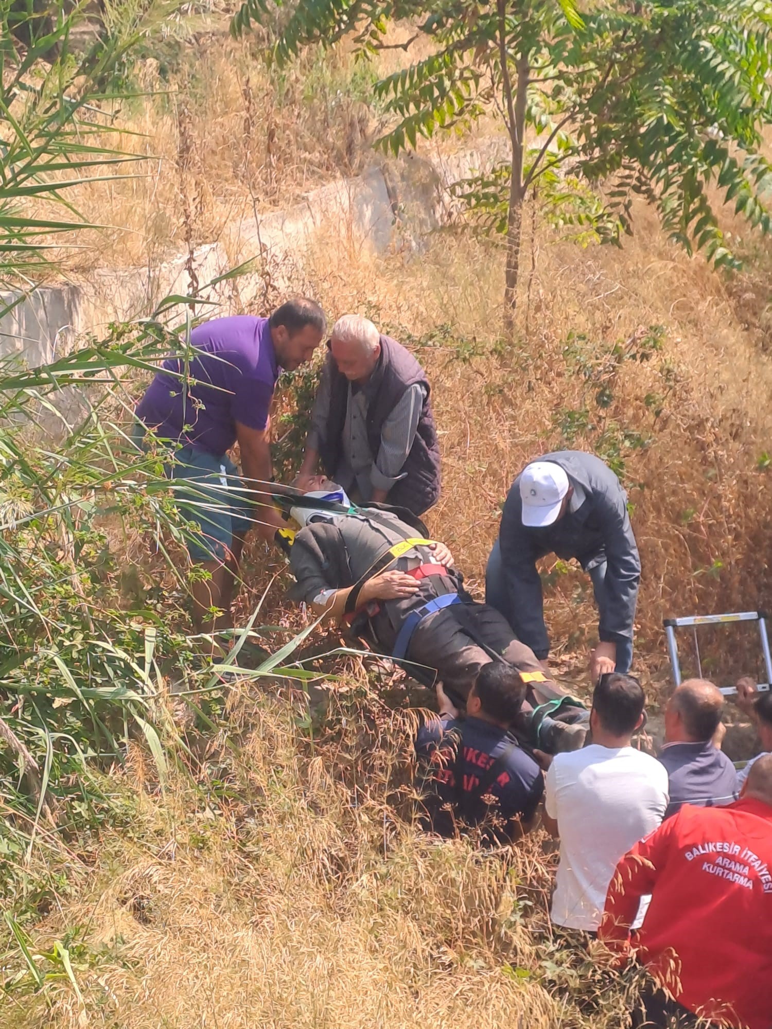 Erdek’te traktör kazasında 1 kişi yaralandı Balıkesir’in Erdek ilçesinde Edincik Kırsal Mahallesi yolu üzerinde traktör kazasında