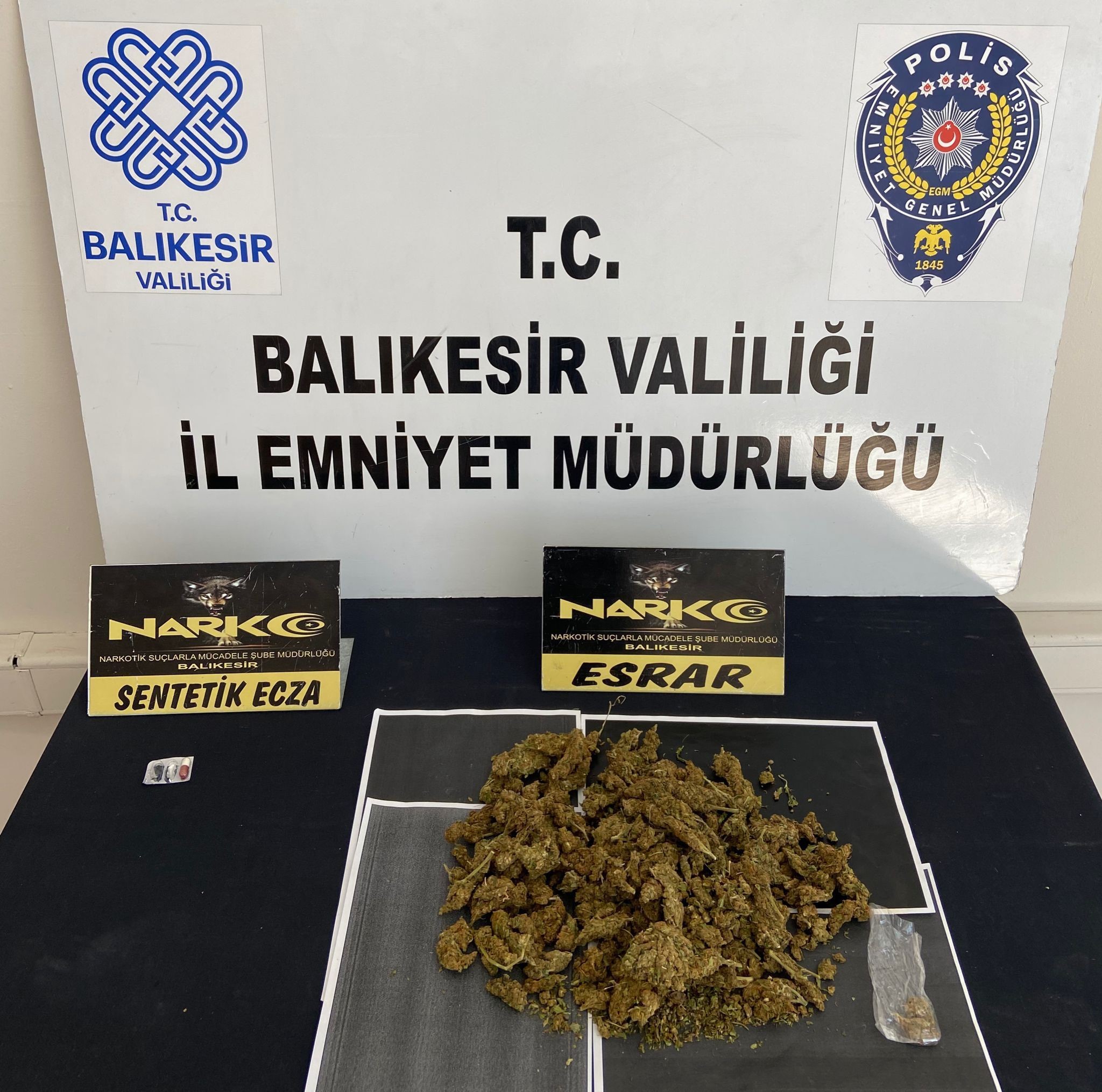 Balıkesir‘de Narkotik polisleri 4 ayrı operasyonda 9 şüpheli şahsı gözaltına
