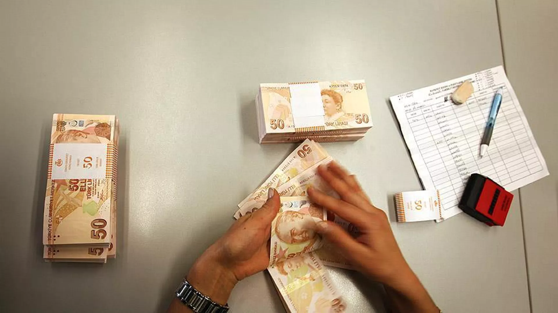 Asgari ücret desteğinin ayrıntıları belli oldu Sosyal Güvenlik Kurumu (SGK), geçtiğimiz günlerde bir genelge yayımlayarak, 2023’ün