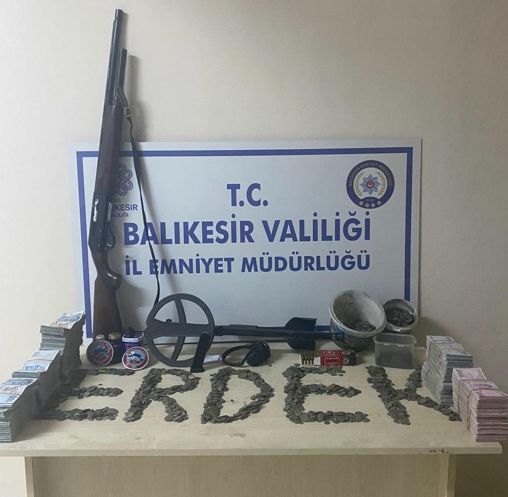 Balıkesir’in Erdek ilçesinde İlçe Emniyet Müdürlüğü ekipleri tarafından yapılan tarihi